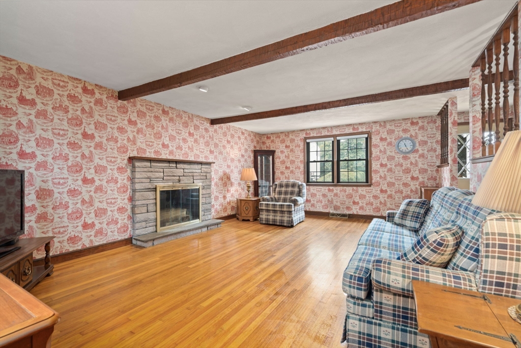16 Winthrop Ave