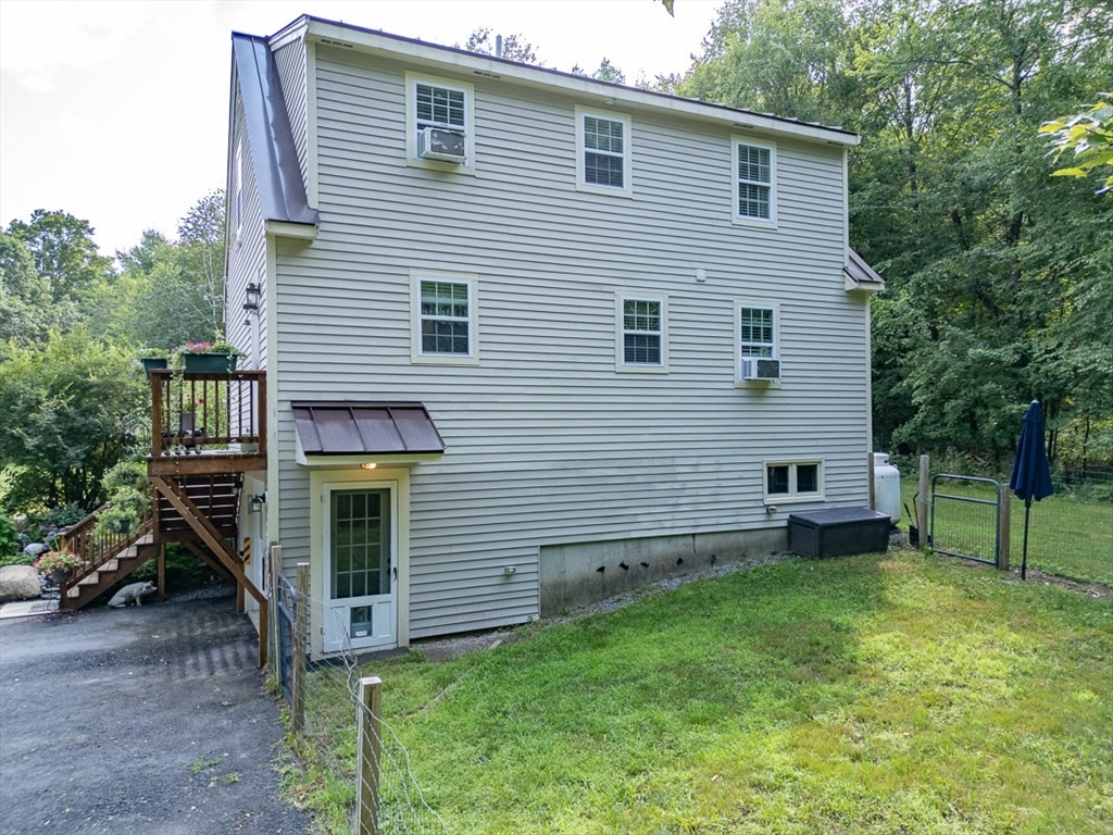44 West St