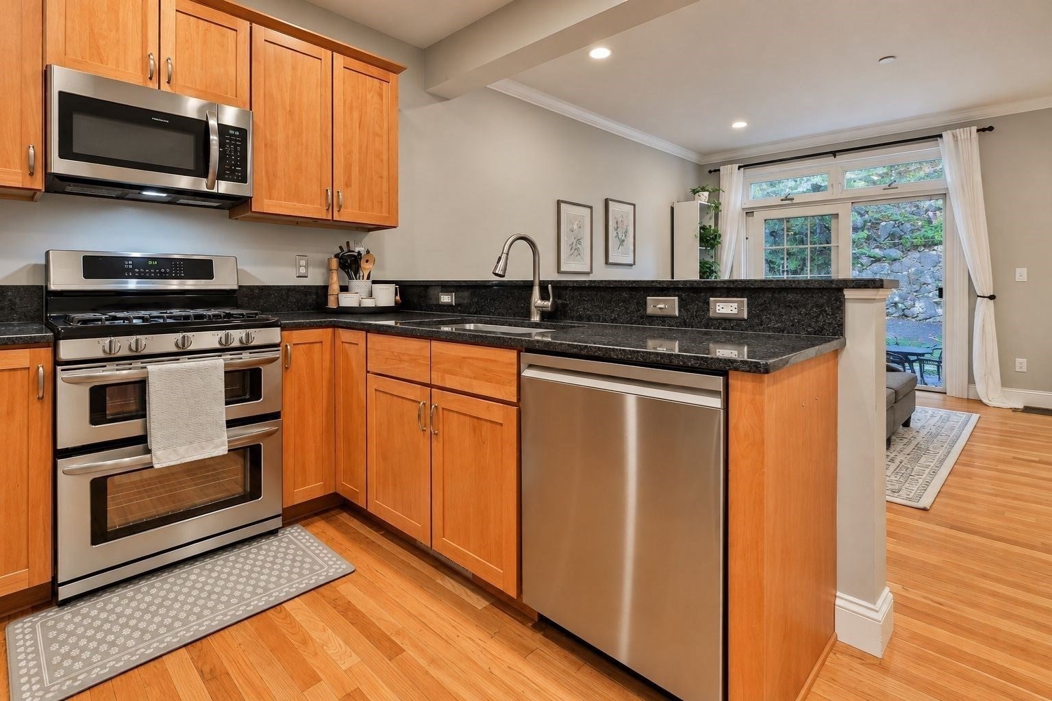 894 Main ST #18, Wakefield, MA, 894 Main ST #18, Wakefield, MA Photo #9