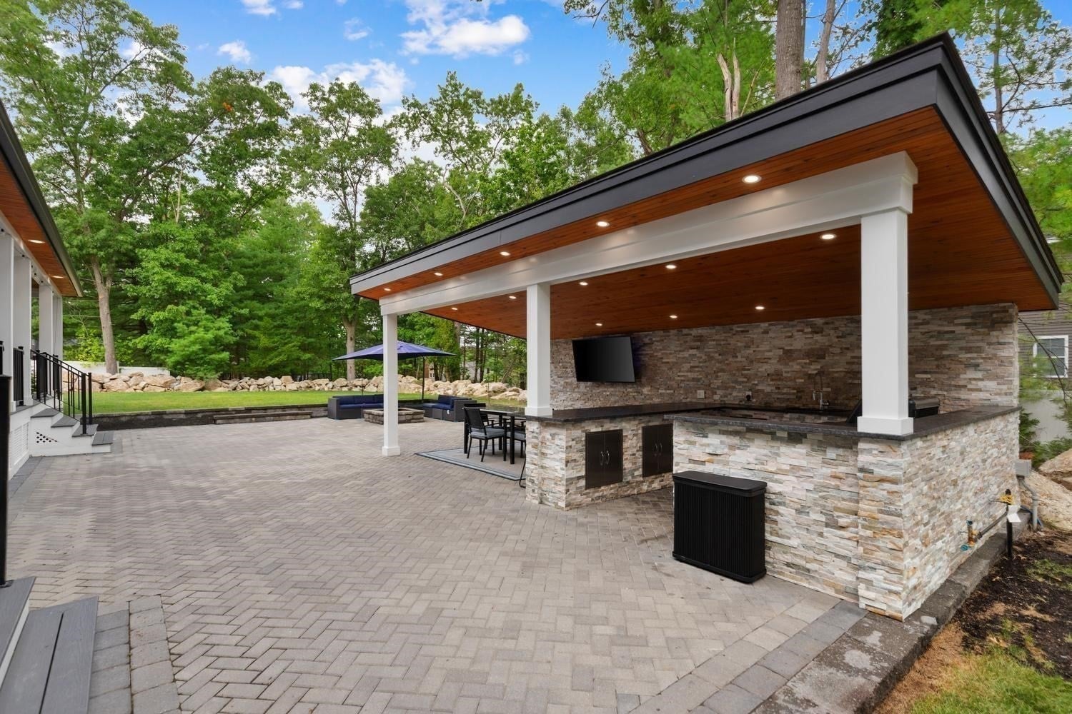 8 Jonathan Road, Burlington, MA Photo #40
