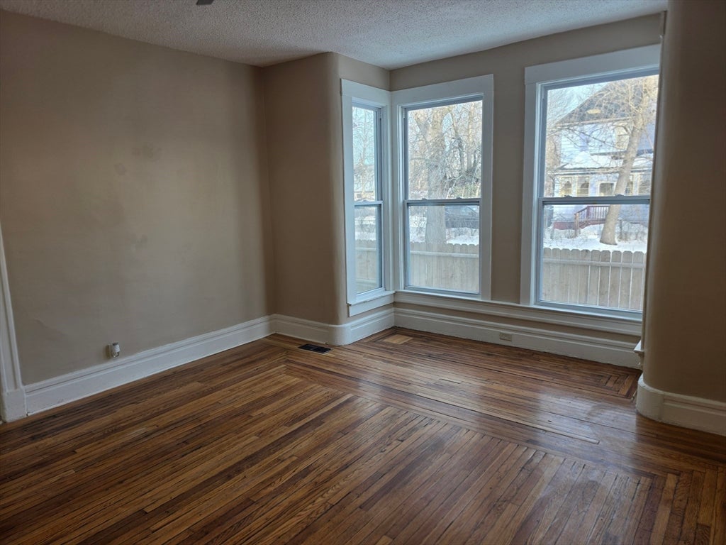 184 King St, Springfield, MA, 184 King St, Springfield, MA Photo #17