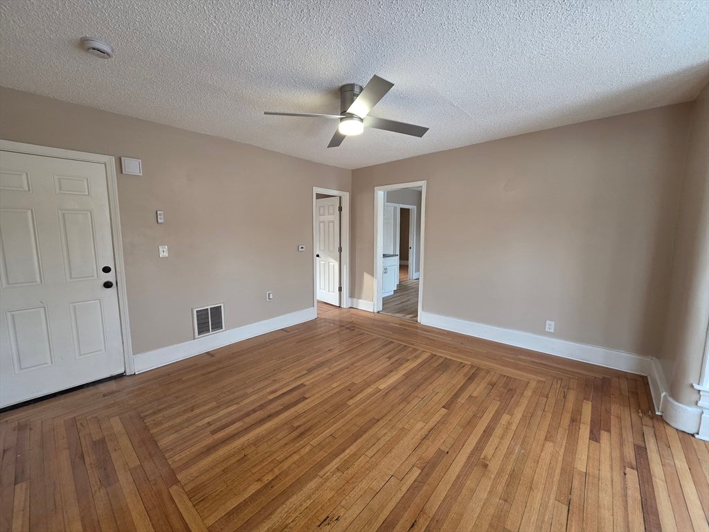 184 King St, Springfield, MA, 184 King St, Springfield, MA Photo #25