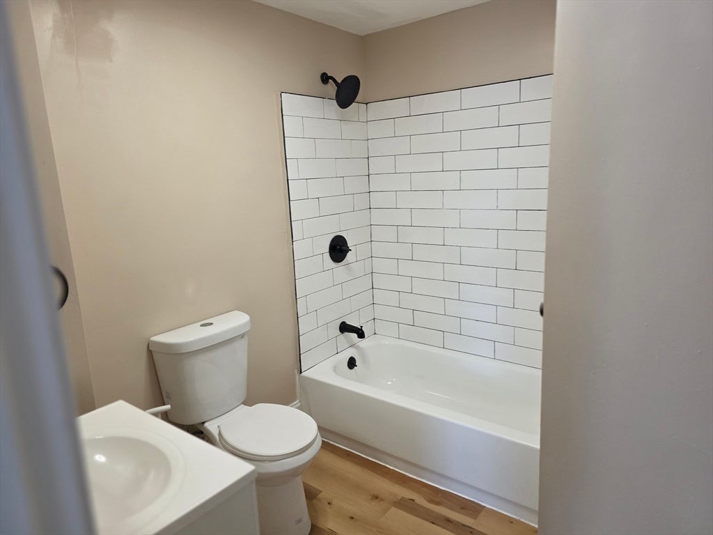 184 King St, Springfield, MA, 184 King St, Springfield, MA Photo #14