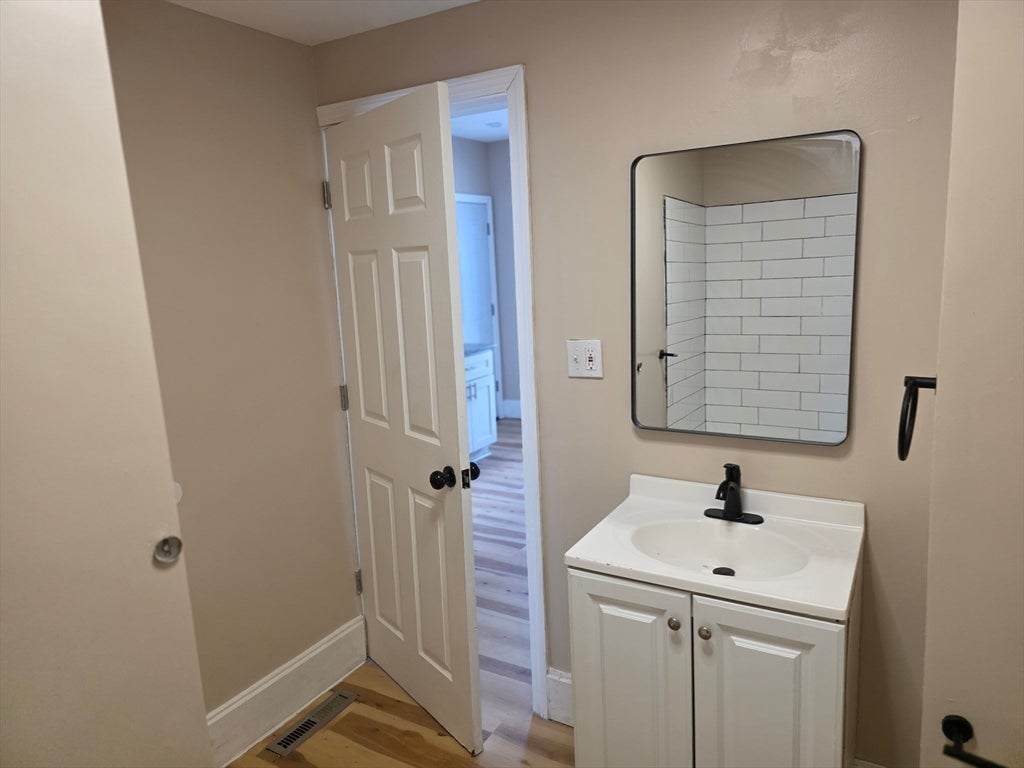 184 King St, Springfield, MA, 184 King St, Springfield, MA Photo #15