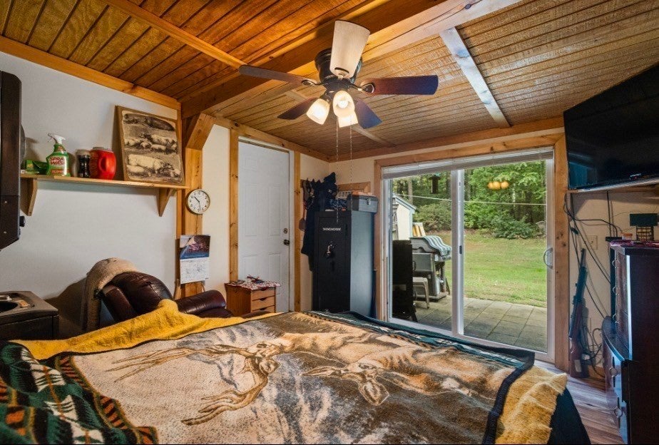 64 Munsell St, Belchertown, MA Photo #15