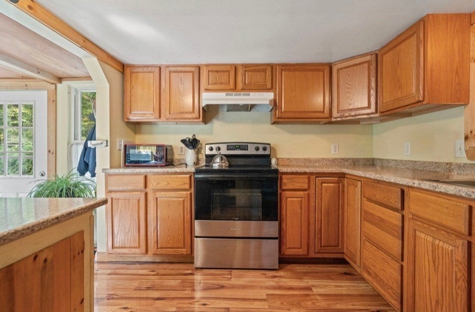 64 Munsell St, Belchertown, MA Photo #4