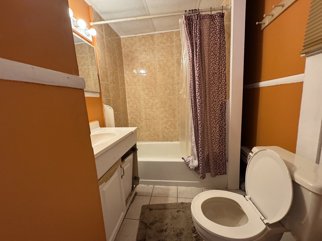 Framingham, Massachusetts 01702, United States, 12 Bedrooms Bedrooms, ,4 BathroomsBathrooms,Residential,Pending,139157