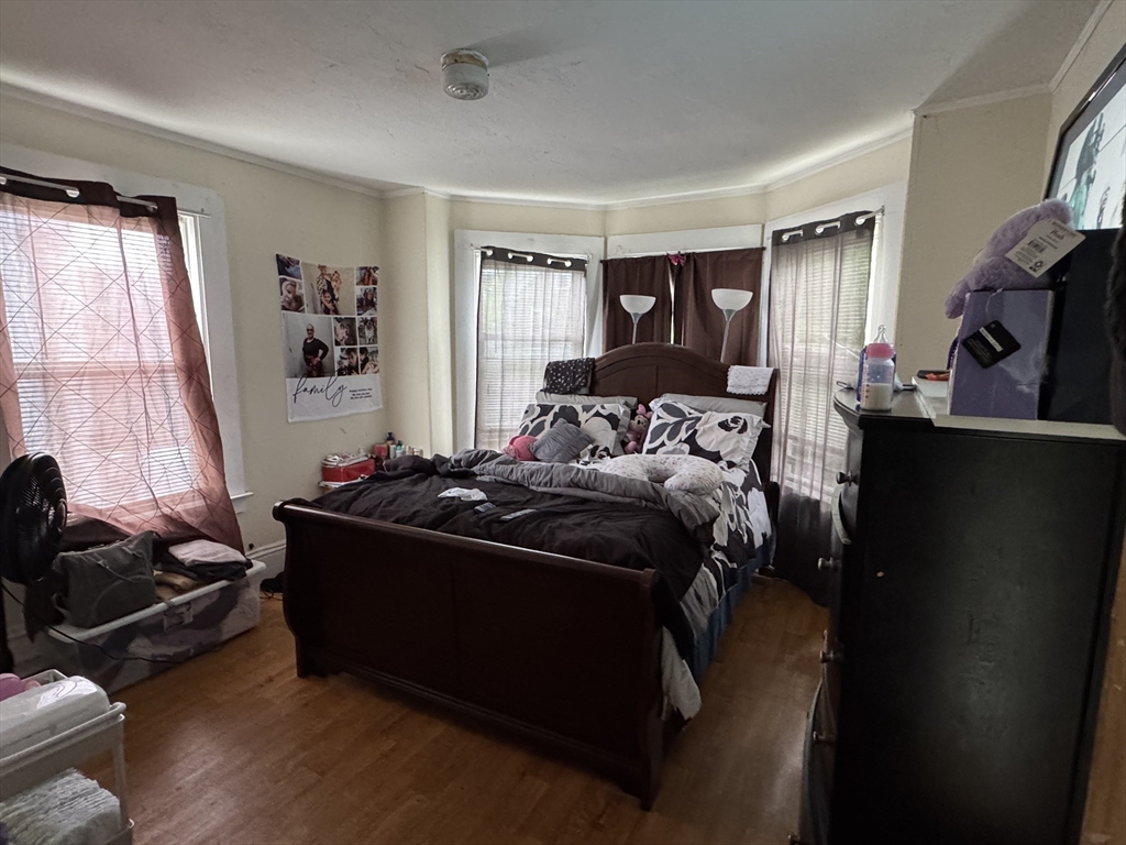 Framingham, Massachusetts 01702, United States, 12 Bedrooms Bedrooms, ,4 BathroomsBathrooms,Residential,Pending,139157