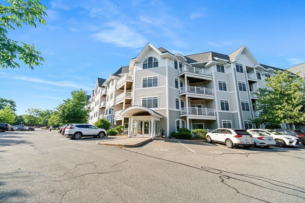 Photo of 614 Pond St, Braintree, MA