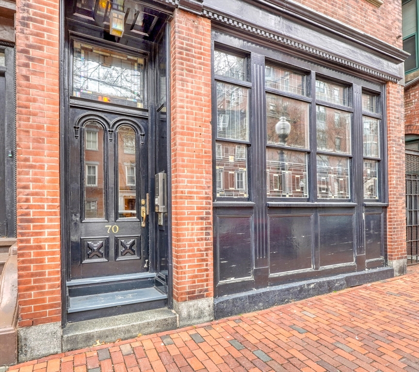 70 Clarendon St 1