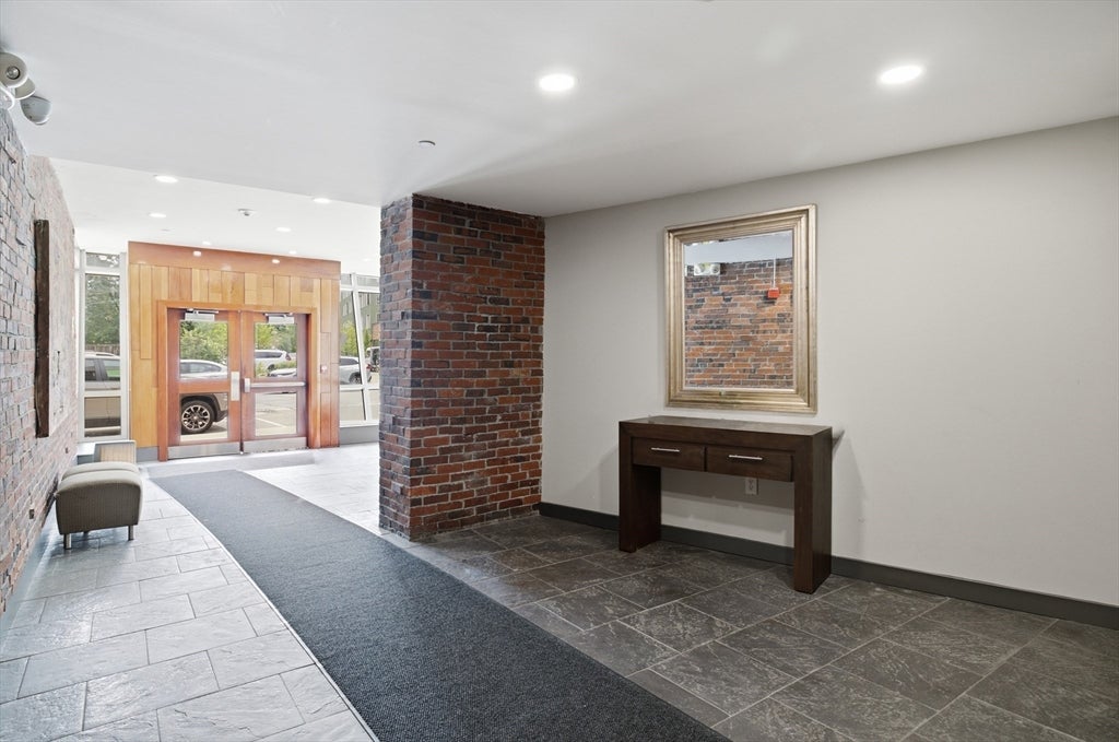 99 Chestnut Hill Ave 307