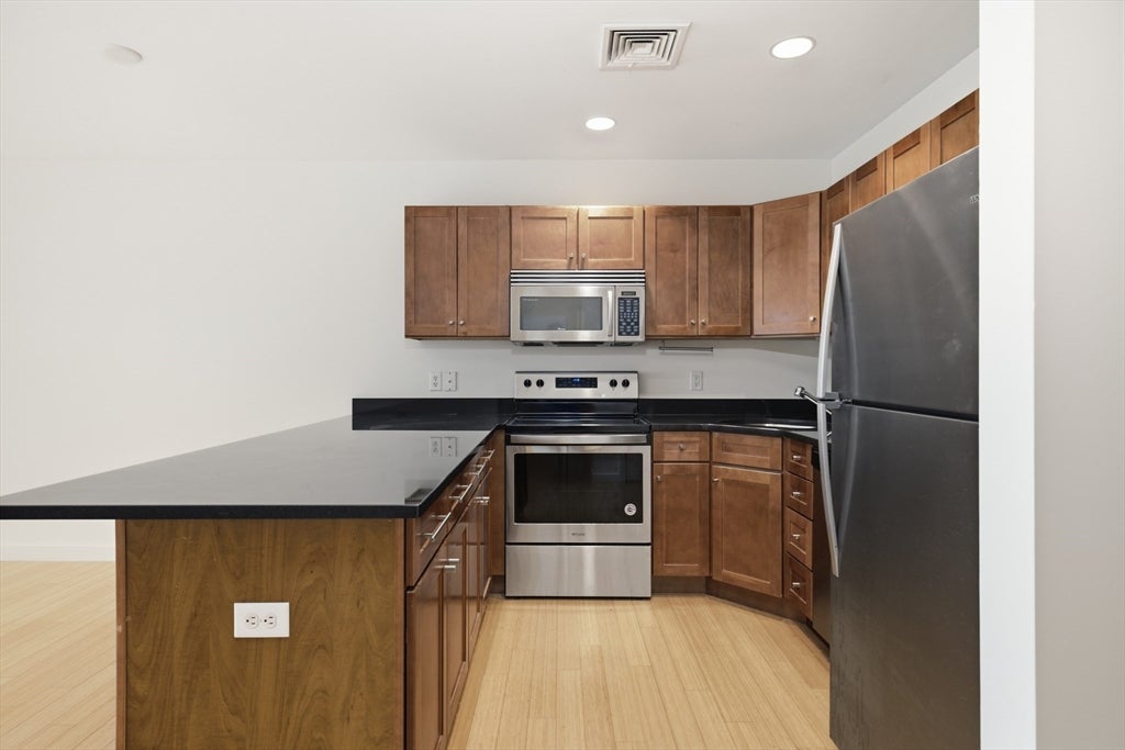 99 Chestnut Hill Ave 307
