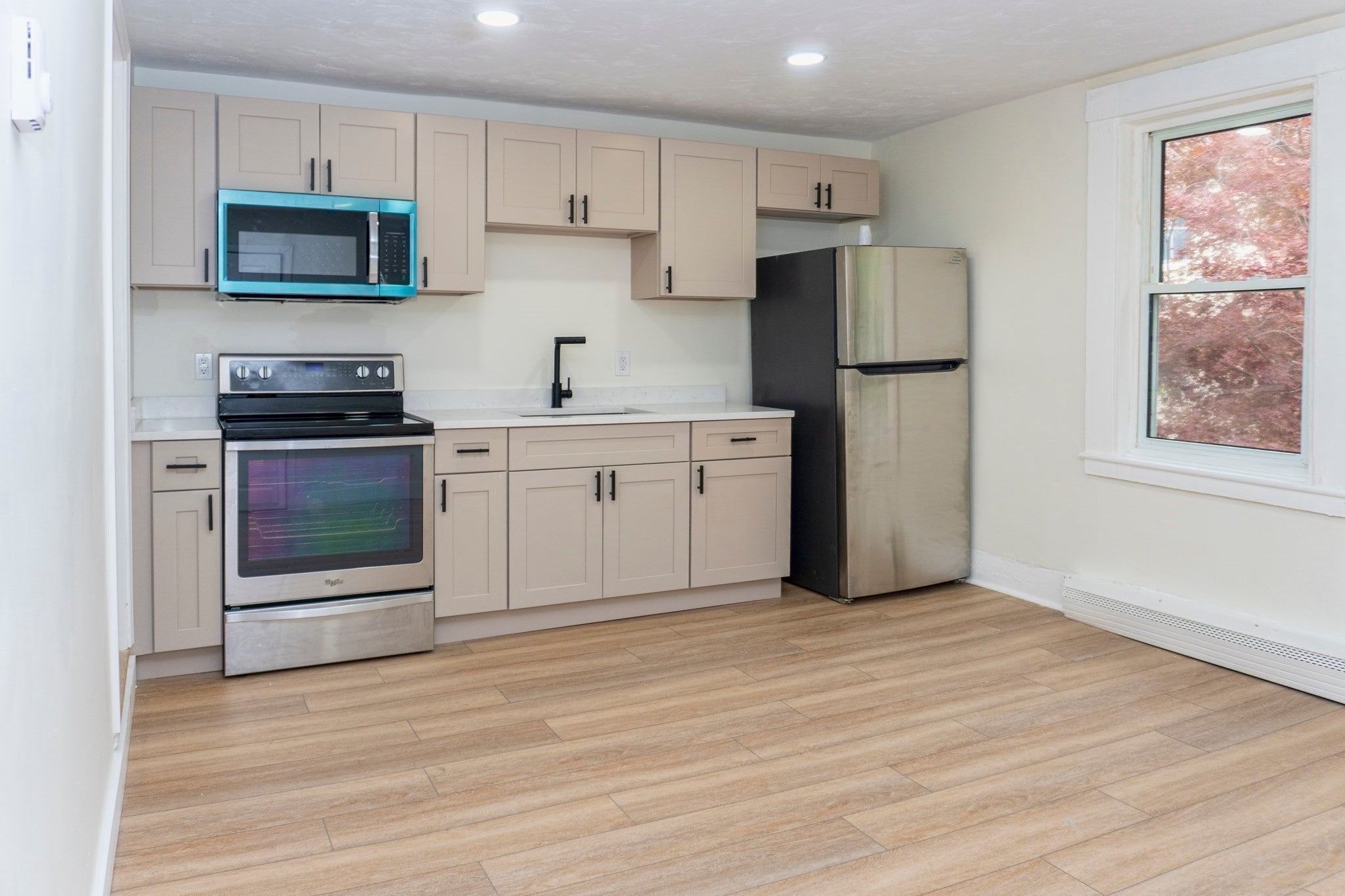105 Chestnut St, Lowell, MA, 105 Chestnut St, Lowell, MA Photo #17