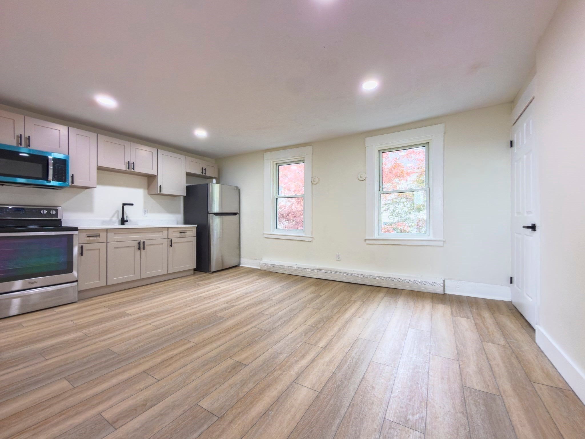 105 Chestnut St, Lowell, MA, 105 Chestnut St, Lowell, MA Photo #11