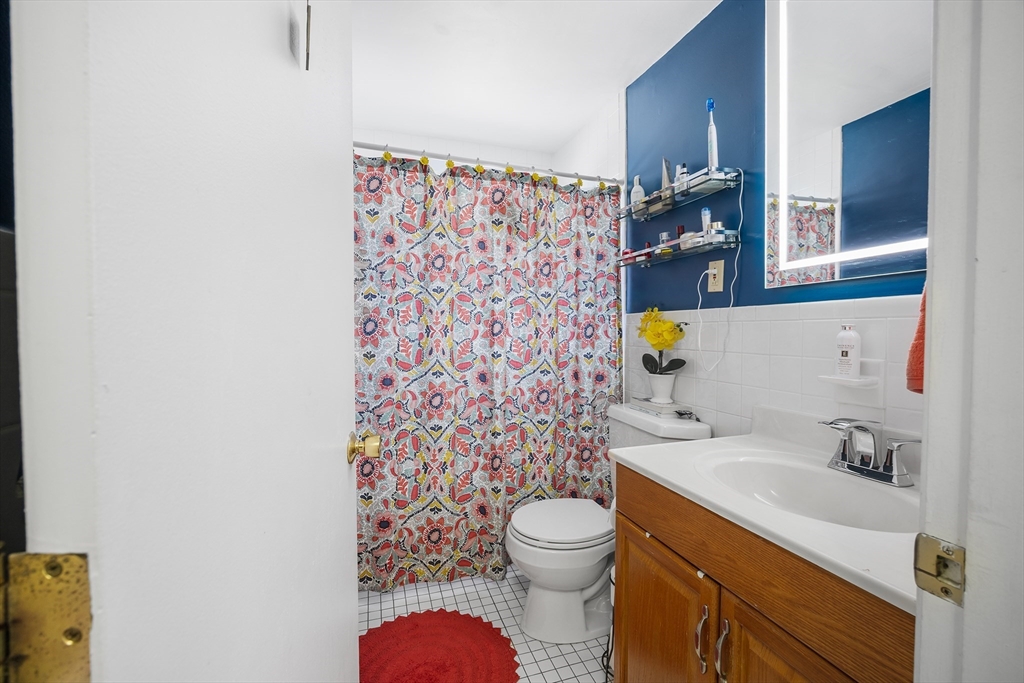 68 Edgelawn Ave #9, North Andover, MA Photo #21