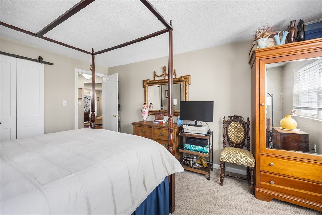 68 Edgelawn Ave #9, North Andover, MA Photo #13