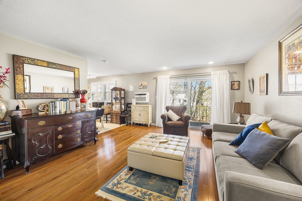 68 Edgelawn Ave #9, North Andover, MA Photo #2