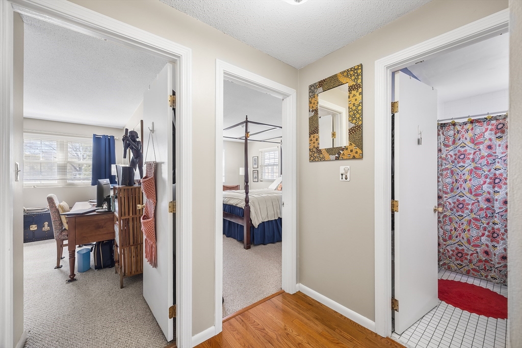 68 Edgelawn Ave #9, North Andover, MA Photo #11