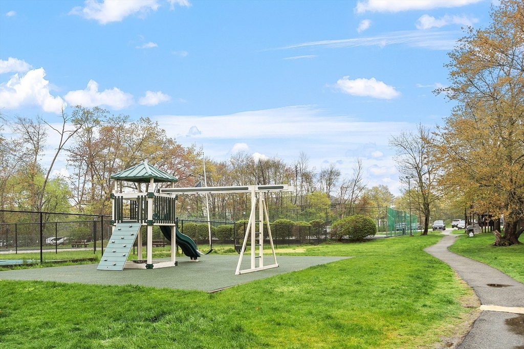 68 Edgelawn Ave #9, North Andover, MA Photo #23