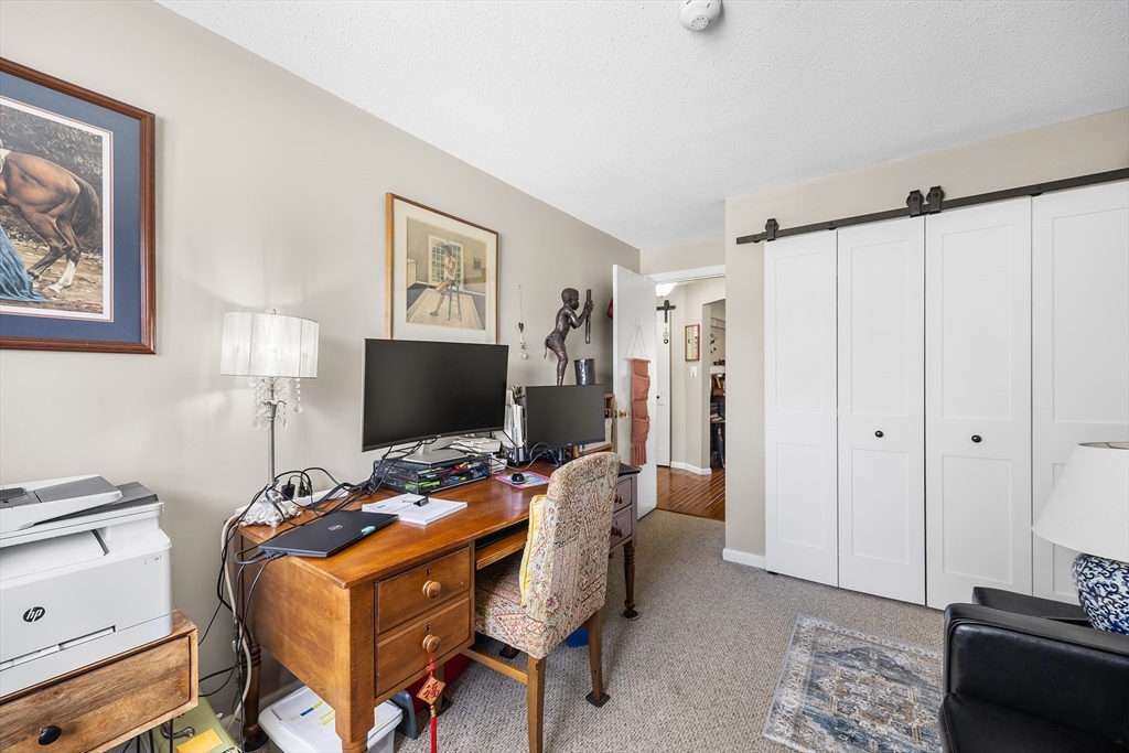 68 Edgelawn Ave #9, North Andover, MA Photo #16