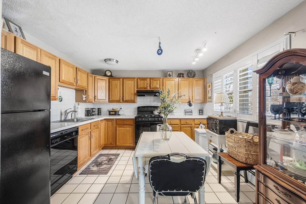 68 Edgelawn Ave #9, North Andover, MA Photo #7