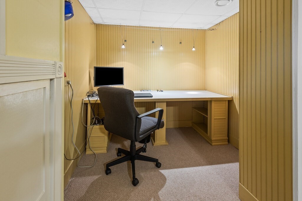 Framingham, Massachusetts 01701, United States, 3 Bedrooms Bedrooms, ,2 BathroomsBathrooms,Residential,Pending,186162