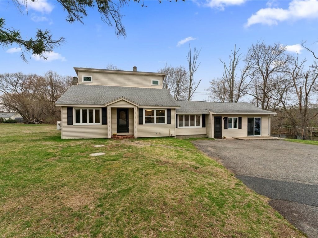 11 Hartford Avenue West