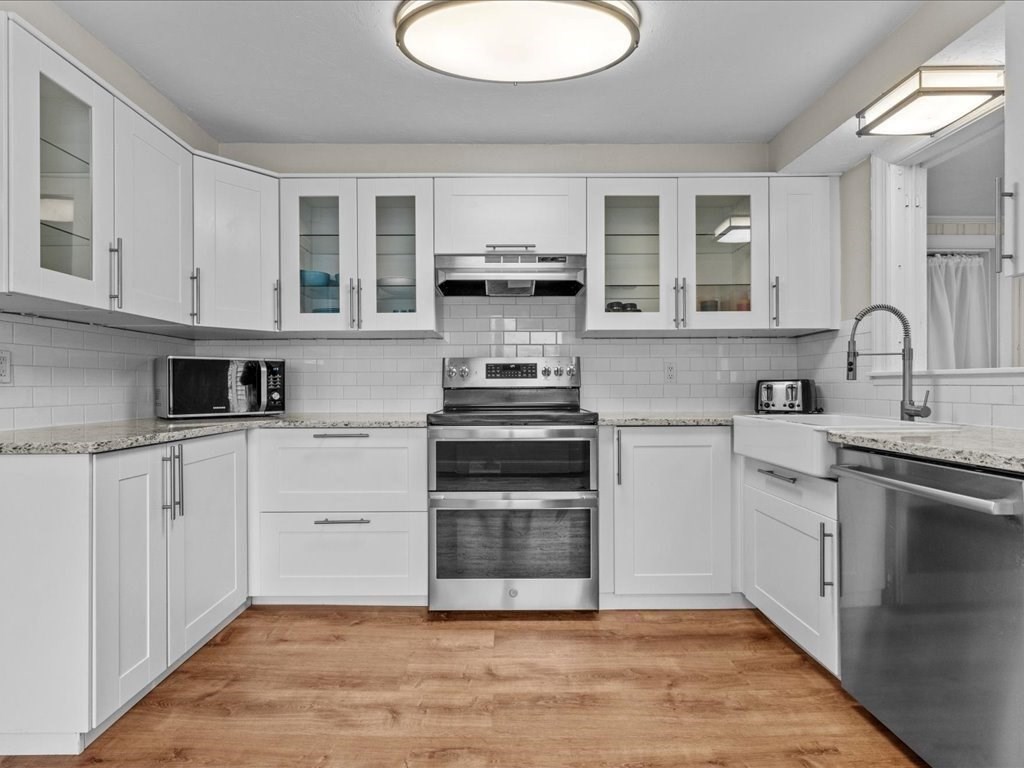 11 Hartford Avenue West