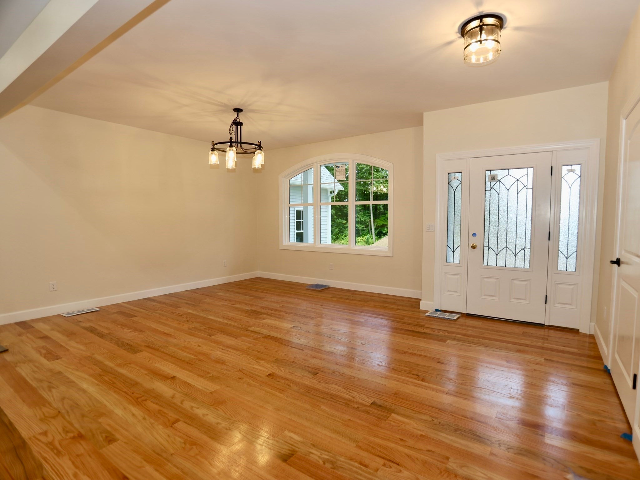 558 Haynes St, Sturbridge, MA Photo #8