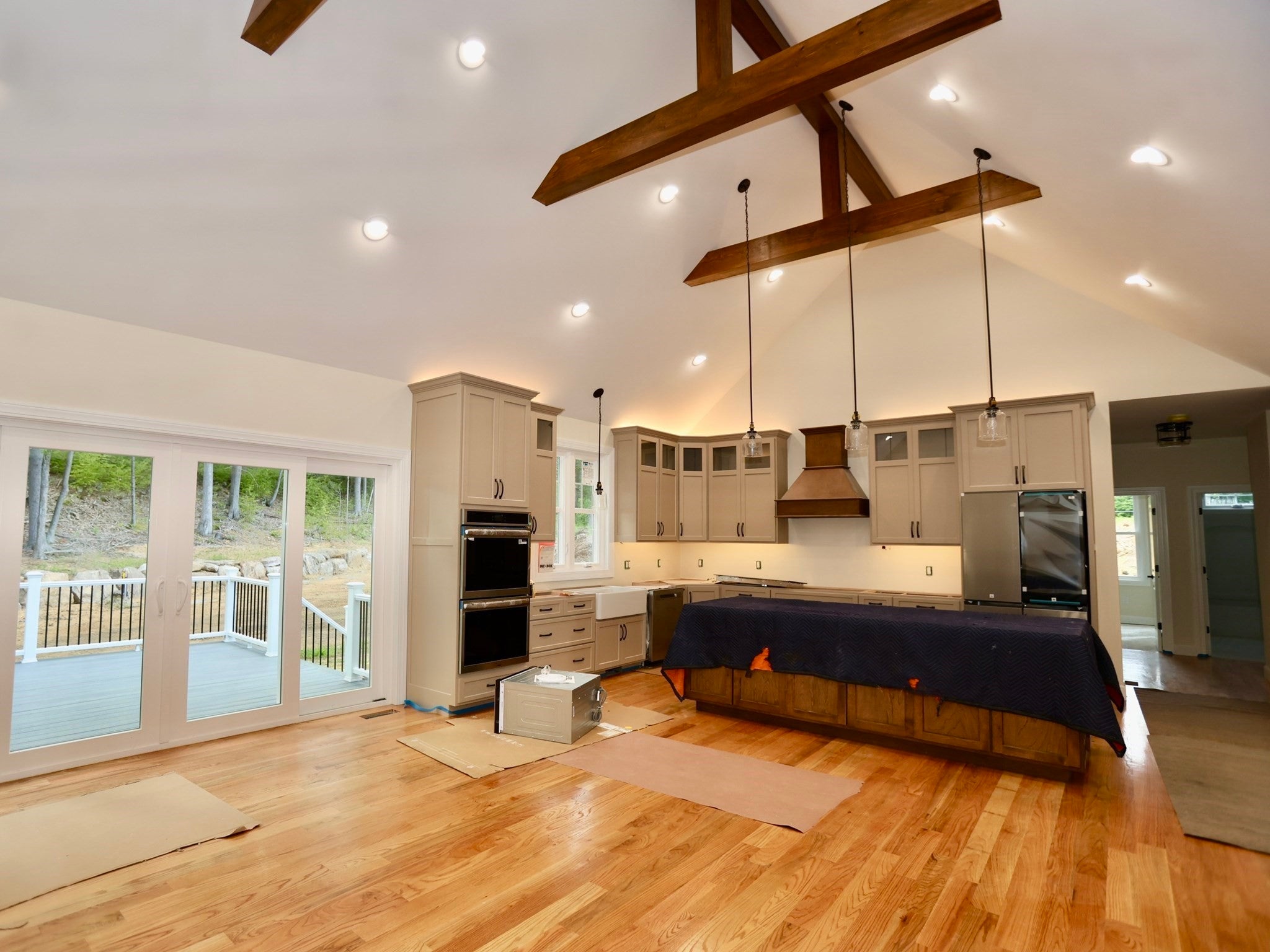 558 Haynes St, Sturbridge, MA Photo #3