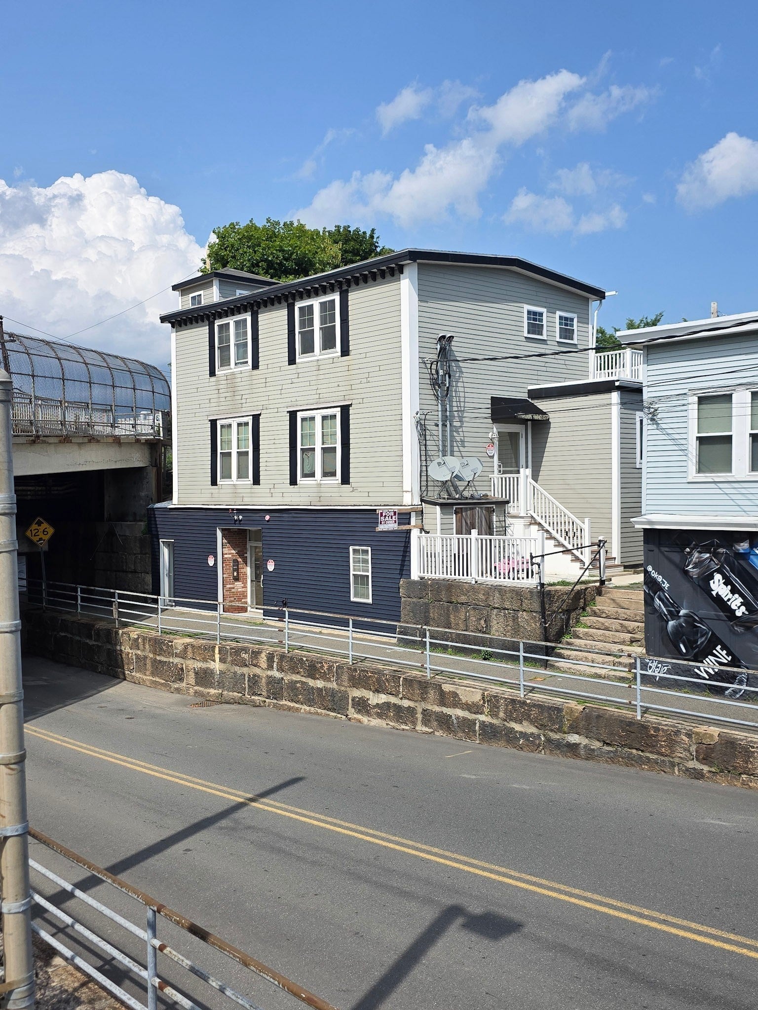 213-215 Burrill St
