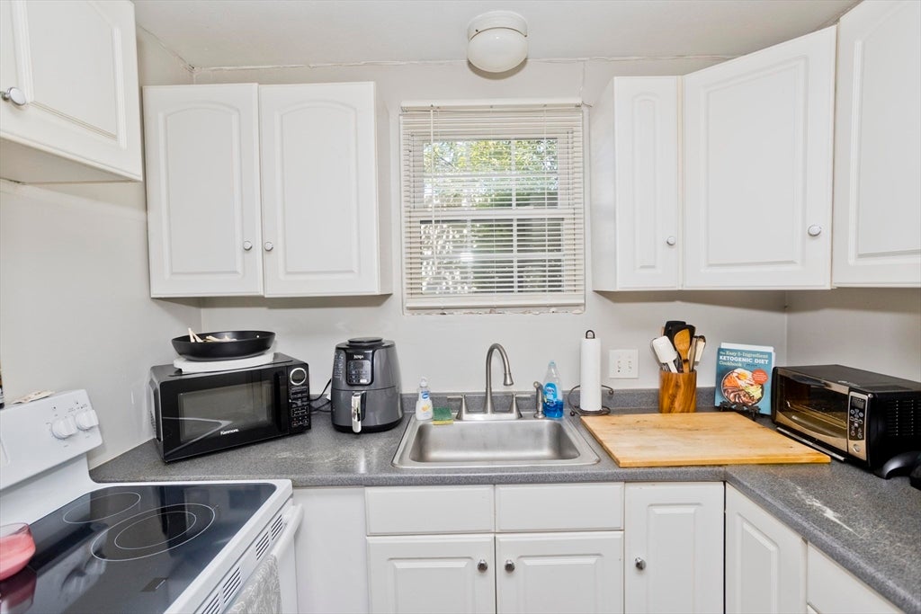 1304 Elm St #1B, West Springfield, MA, 1304 Elm St #1B, West Springfield, MA Photo #4