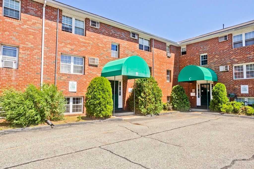 1304 Elm St #1B, West Springfield, MA, 1304 Elm St #1B, West Springfield, MA Photo #2