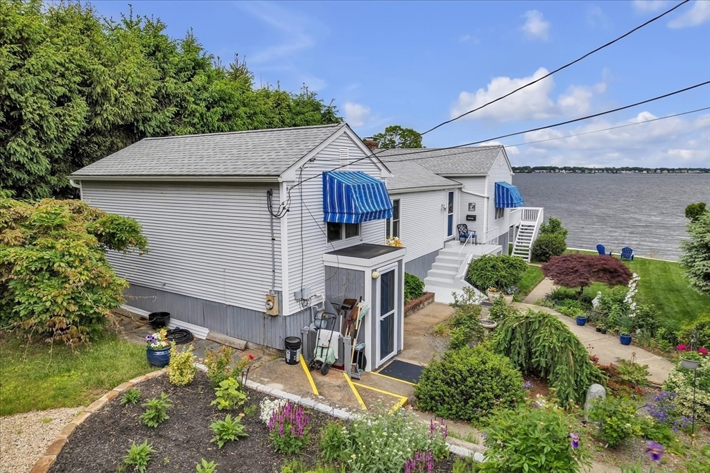 376 Parkside Dr