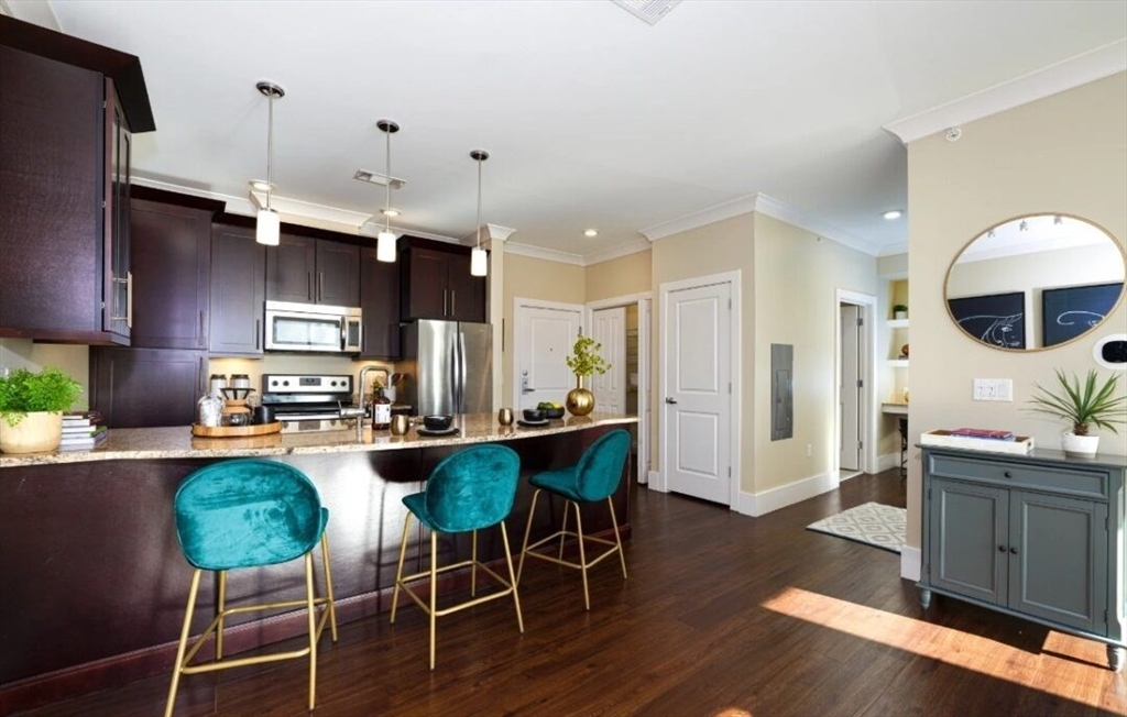 1000 Matrix Way 2204