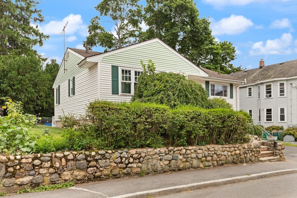 35 Northend Avenue