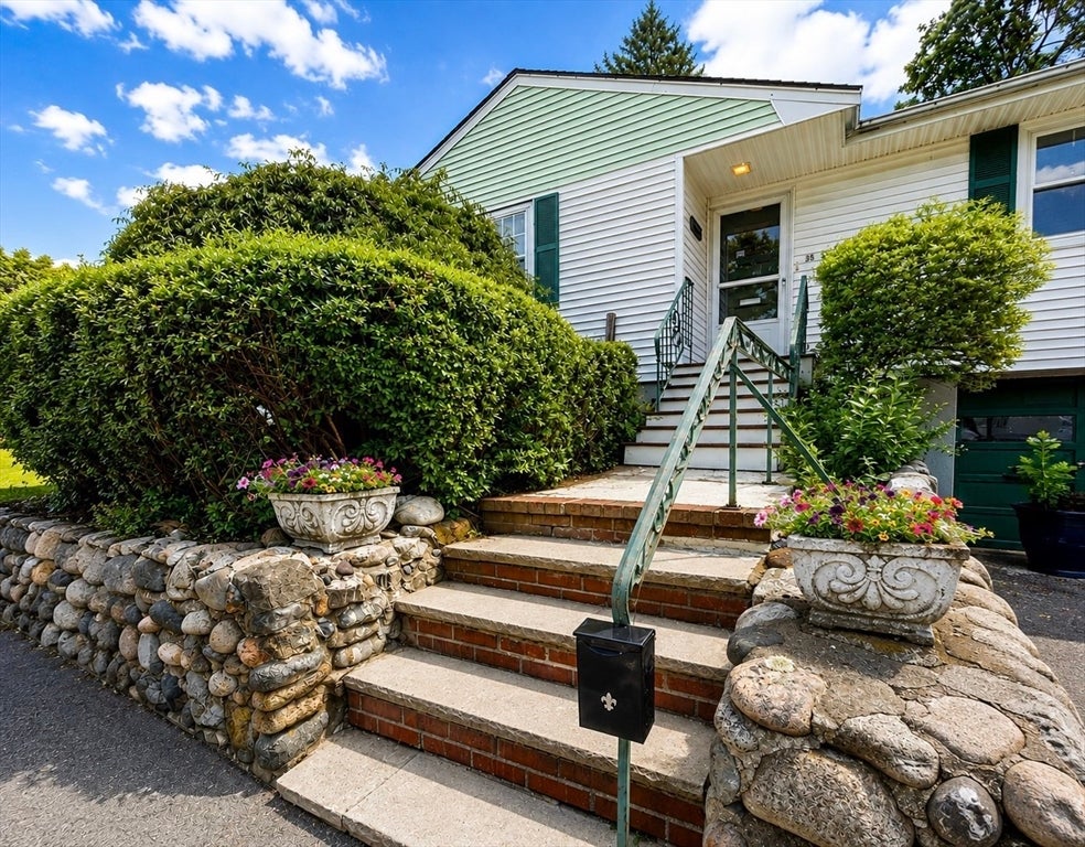 35 Northend Avenue