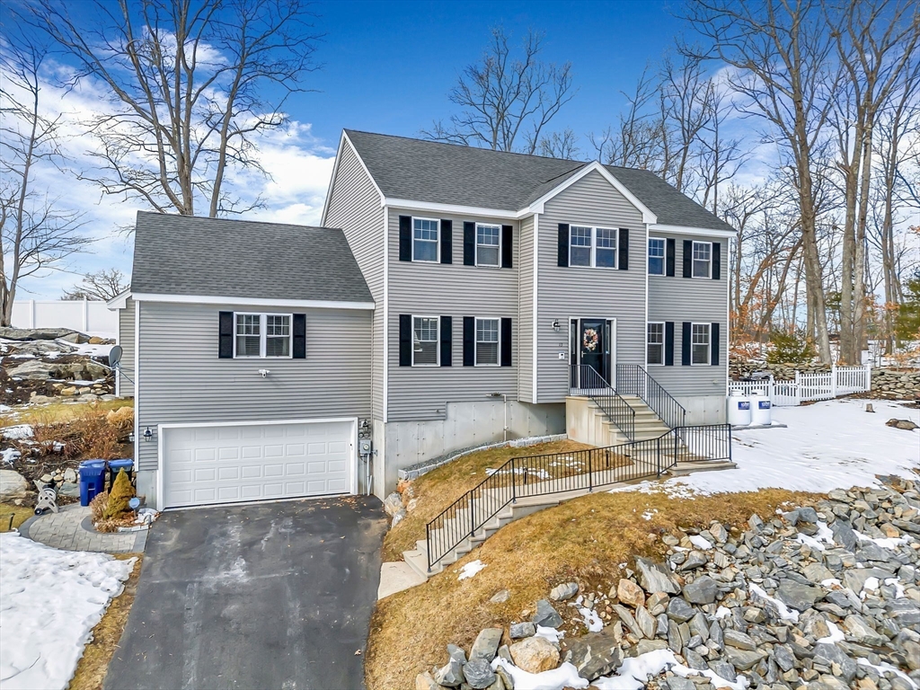 13 Moore Dr