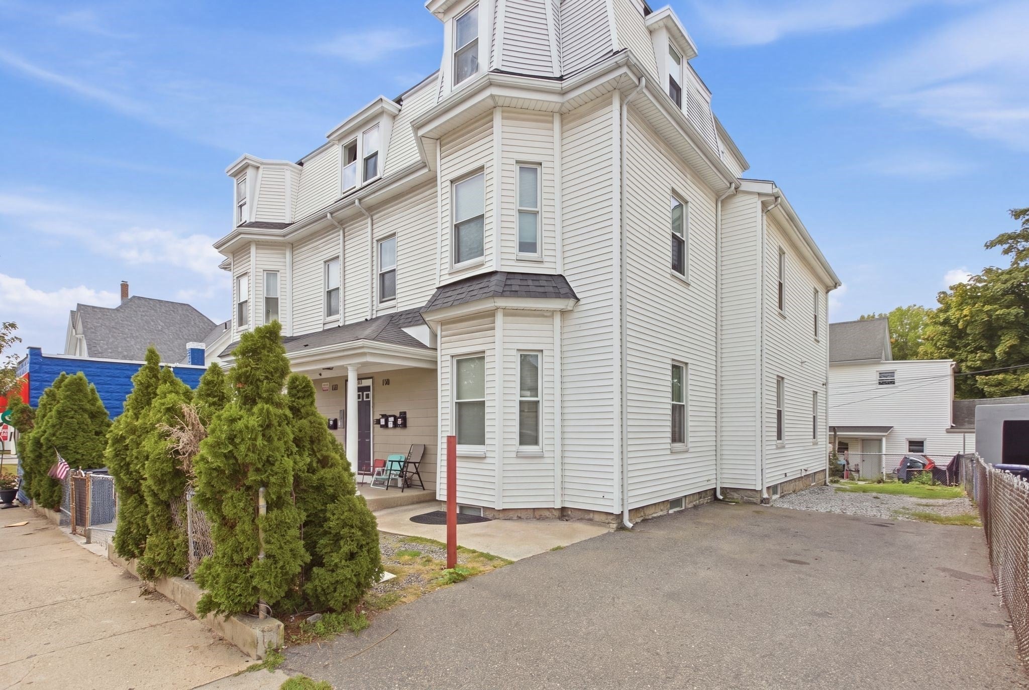 170 Main St