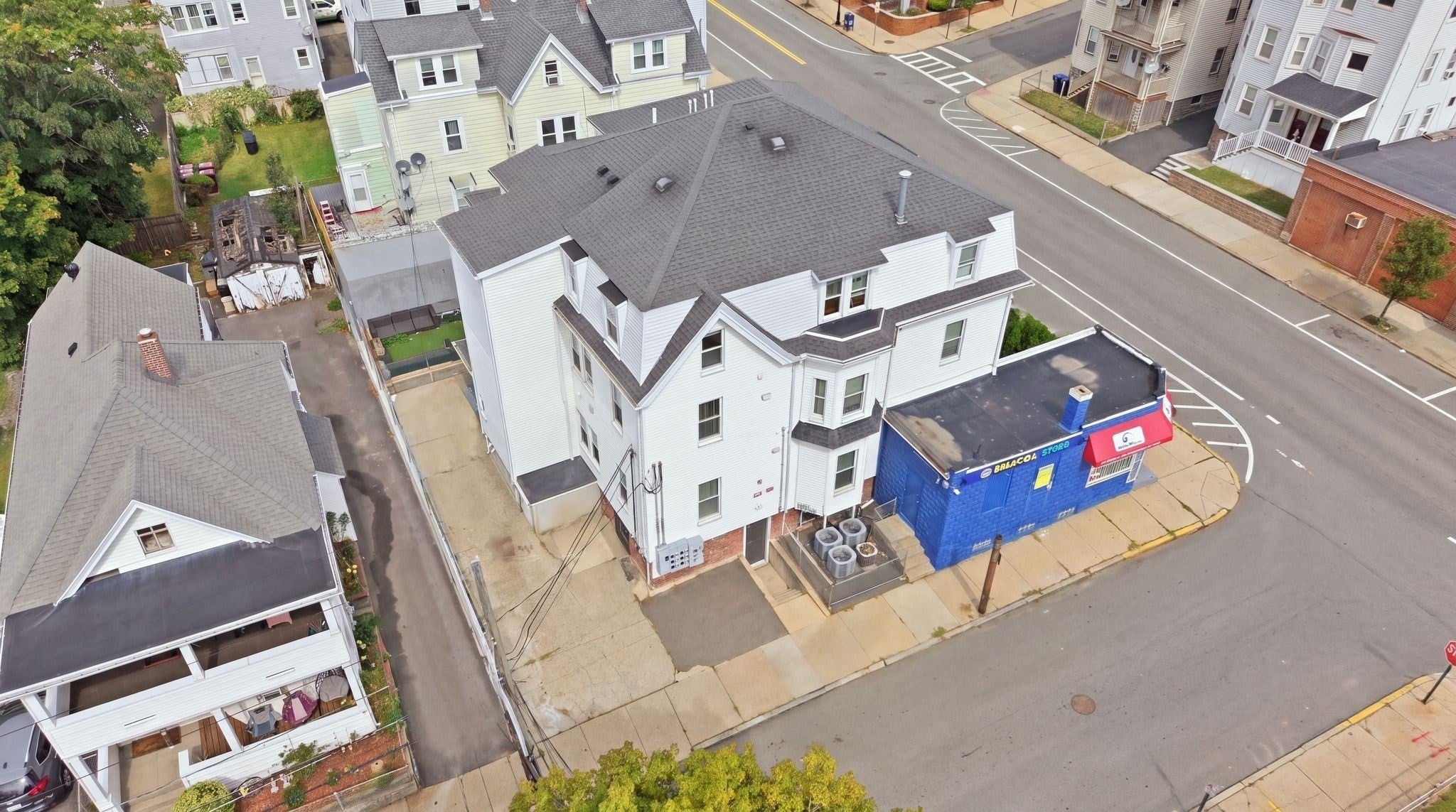 170 Main St