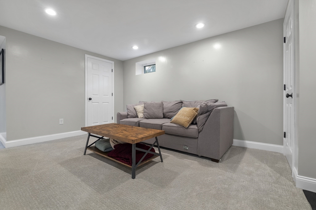 18 Crosstown Ave, Boston, MA Photo #17