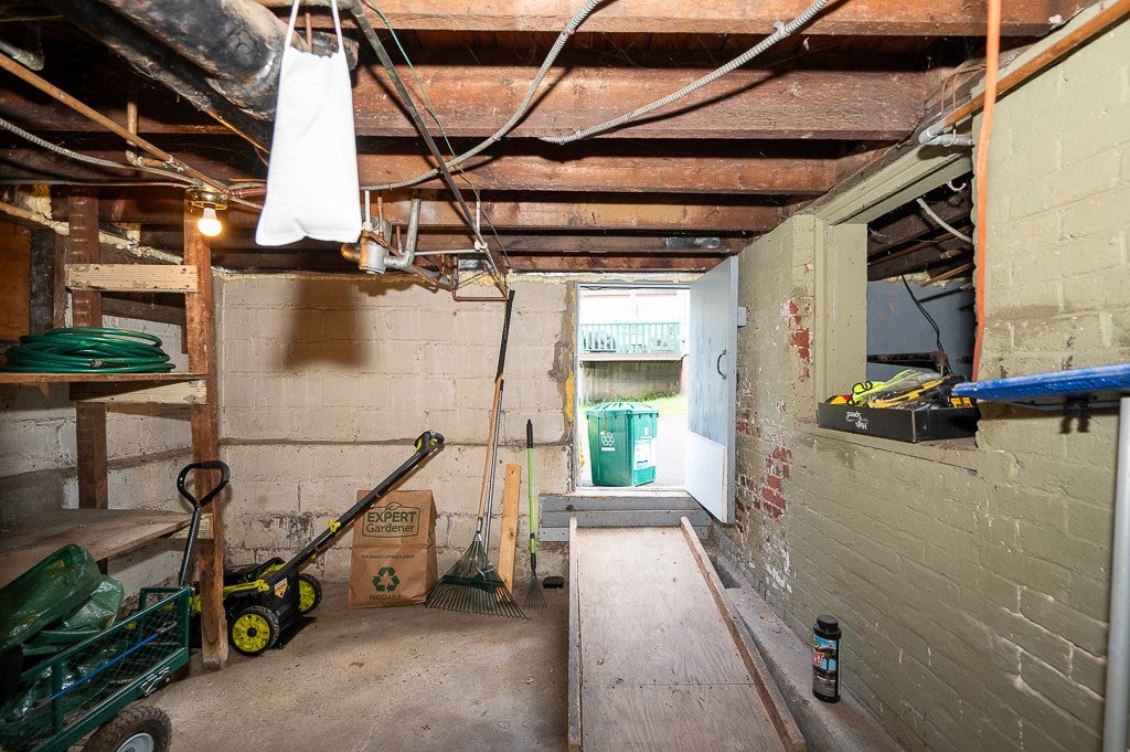 25 Greenwood St, Worcester, MA Photo #28