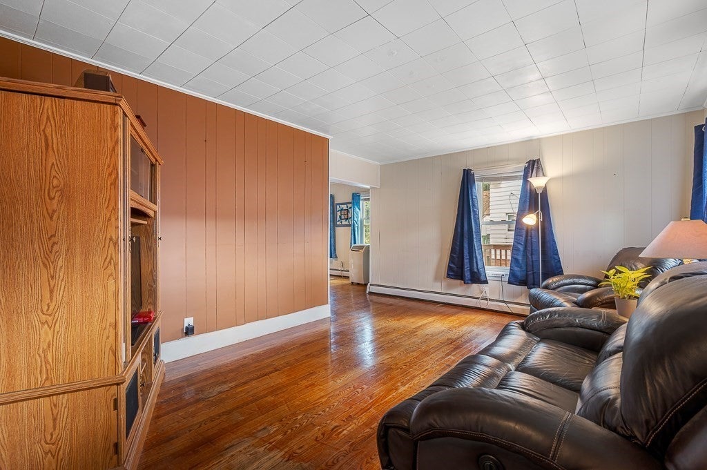 25 Greenwood St, Worcester, MA Photo #8