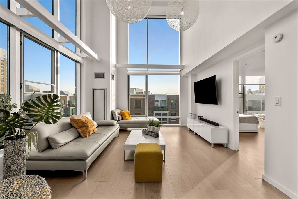 1 Earhart St 705