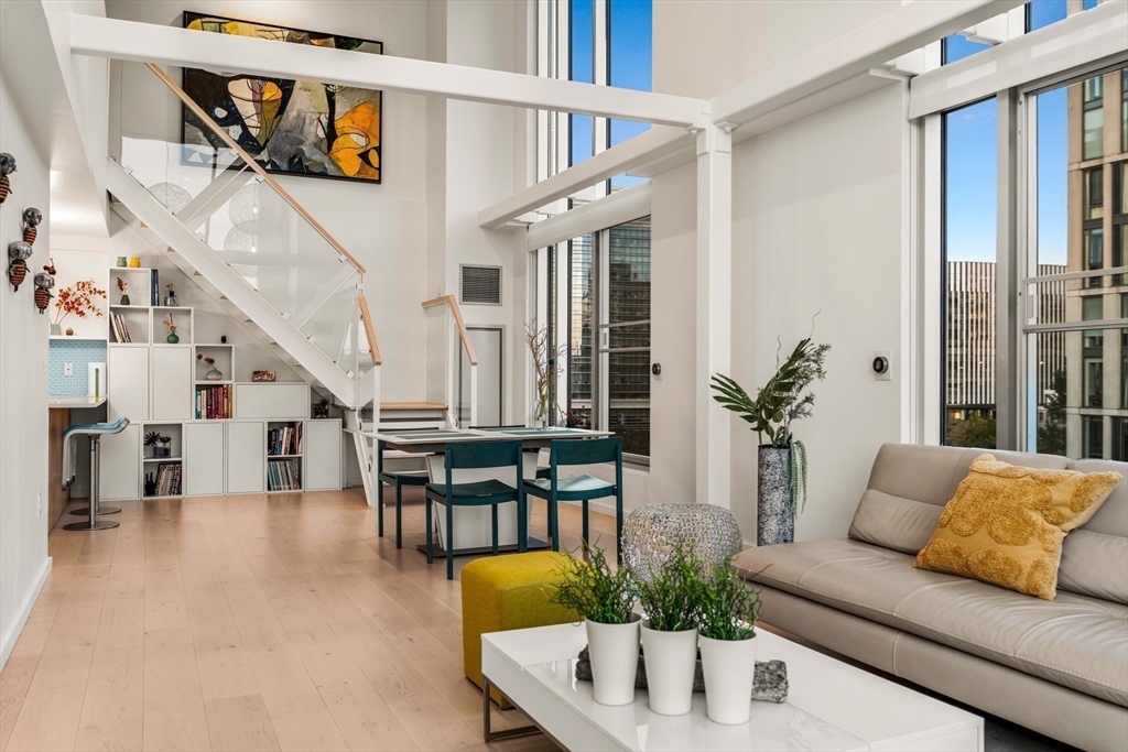 1 Earhart St 705