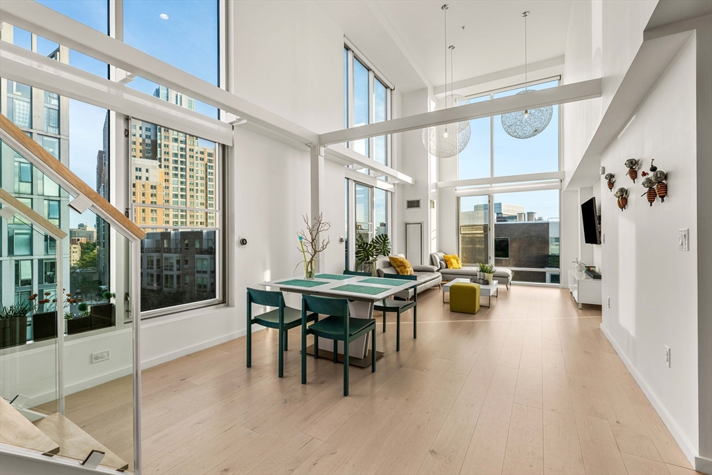 1 Earhart St 705
