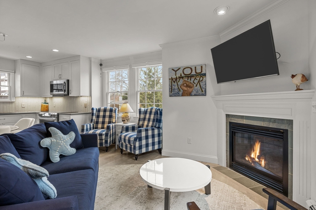 32 Alden St 3