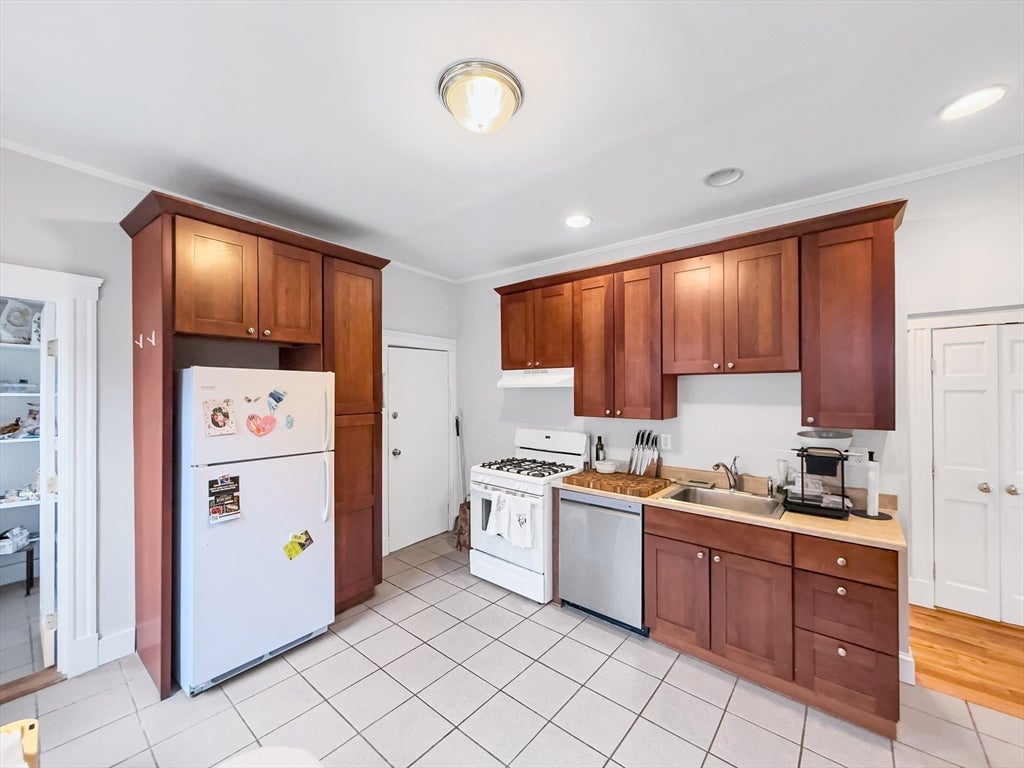 593 Centre Street #3, Boston, MA, 593 Centre Street #3, Boston, MA Photo #1