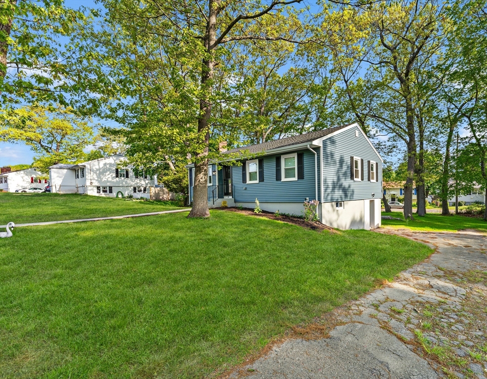 38 Isabel Cir