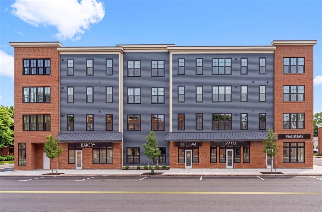 596 Washington St #302, Whitman, MA Photo #1